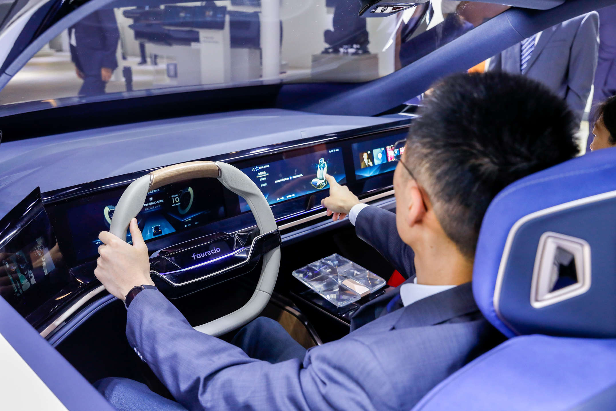 FORVIA Faurecia Cockpit of the future-Dassault Systèmes