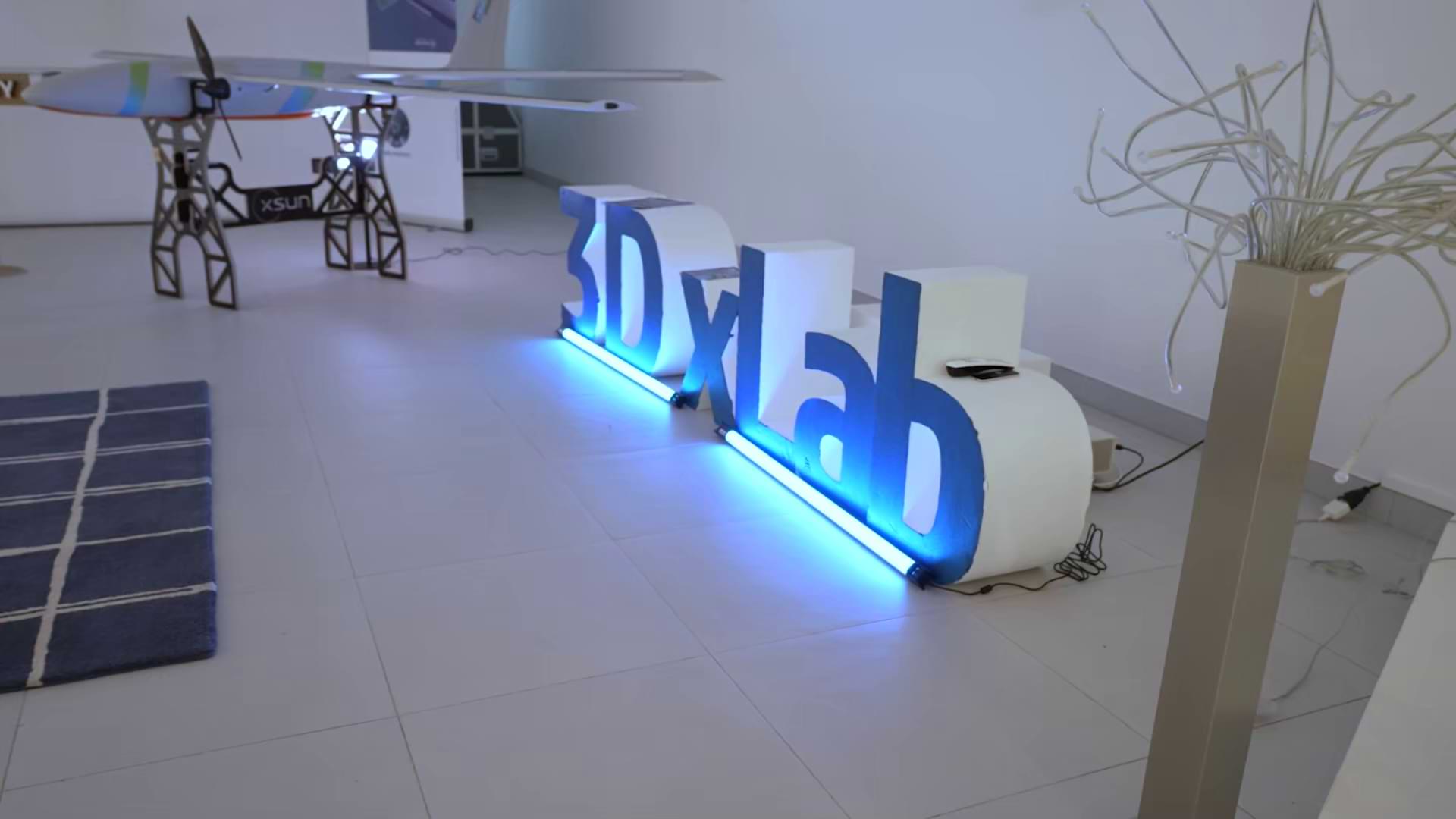 Researchers and creators collaborating on innovative projects at 3DEXPERIENCE Lab > Dassault Systèmes