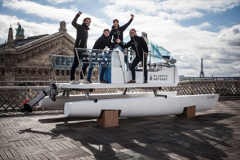 L’équipe de Plastic Odyssey derrière le projet pour une planète plus propre