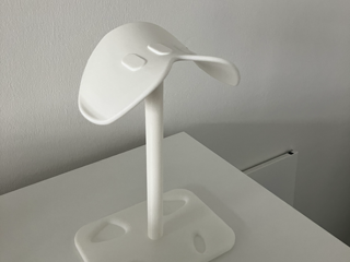 Virtual headset stand [Quest 3]