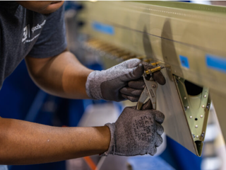 How Augmented Reality is Transforming Quality Assurance in Aerospace Manufacturing