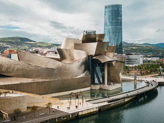 [VIDEO DOCUMENTARY ] The GUGGENHEIM MUSEUM IN BILBAO designed by FRANK GEHRY with CATIA
