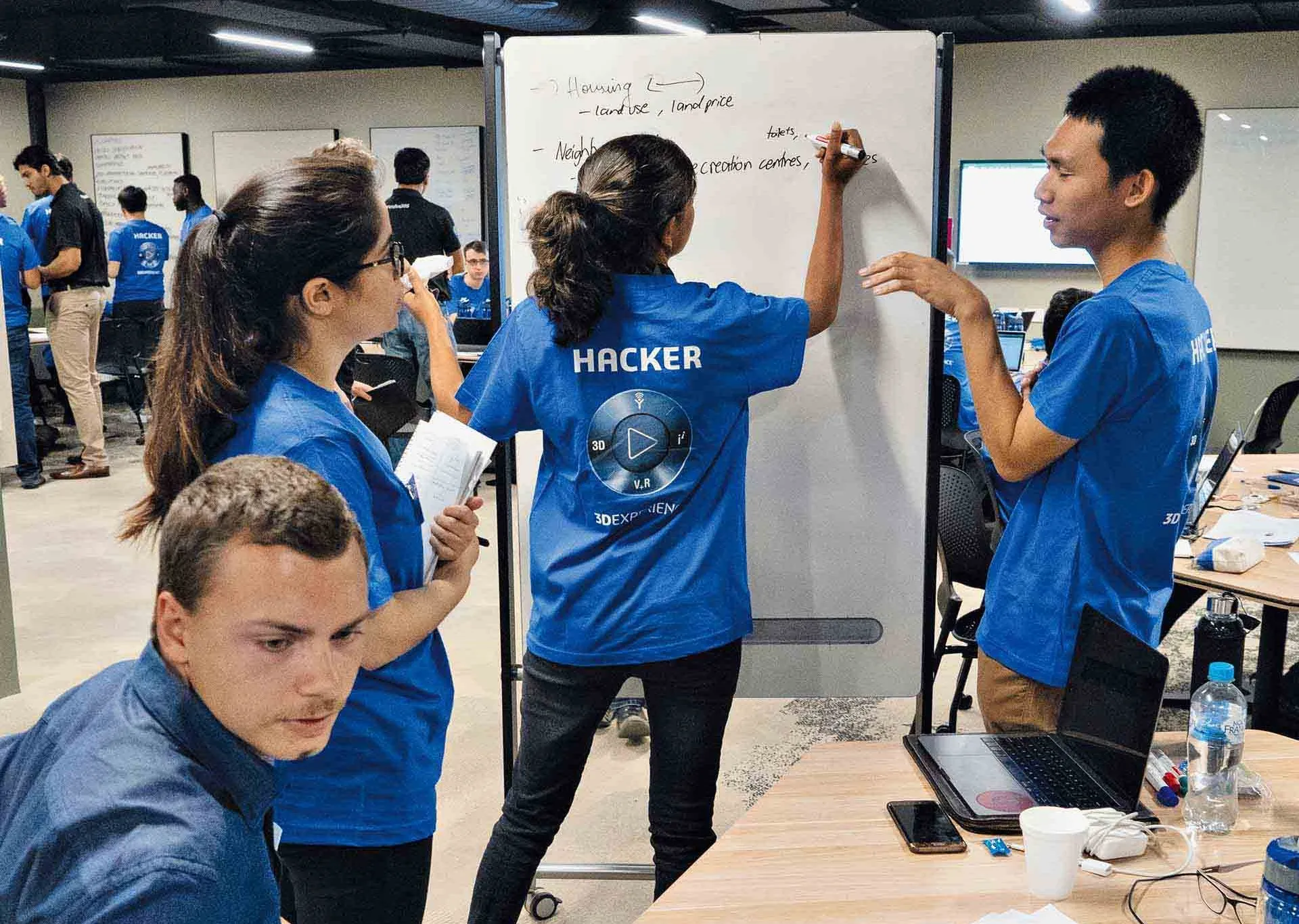 Corporate Report > 2018 > We will be there tomorrow > Developing tomorrow’s talent > Image > Dassault Systèmes