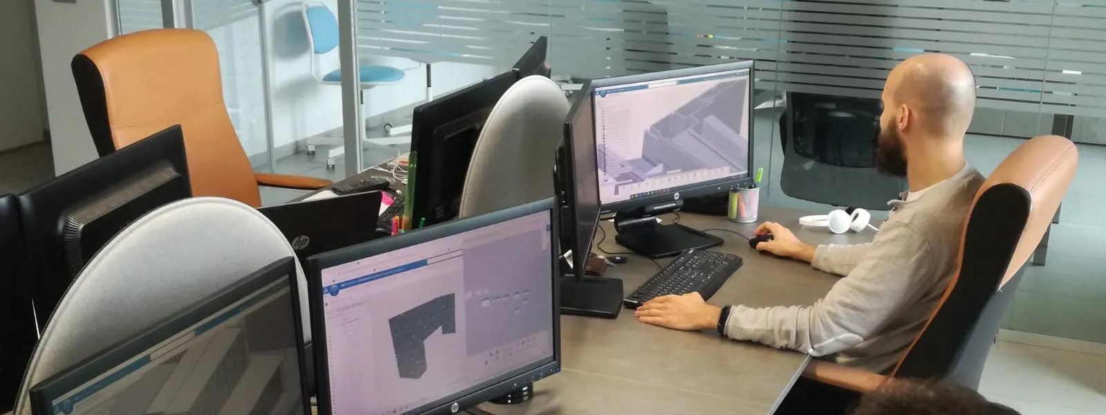 IDeCOM engineering software users