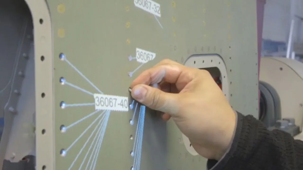 Image-Replace-paper-and-template > ダッソー・システムズ