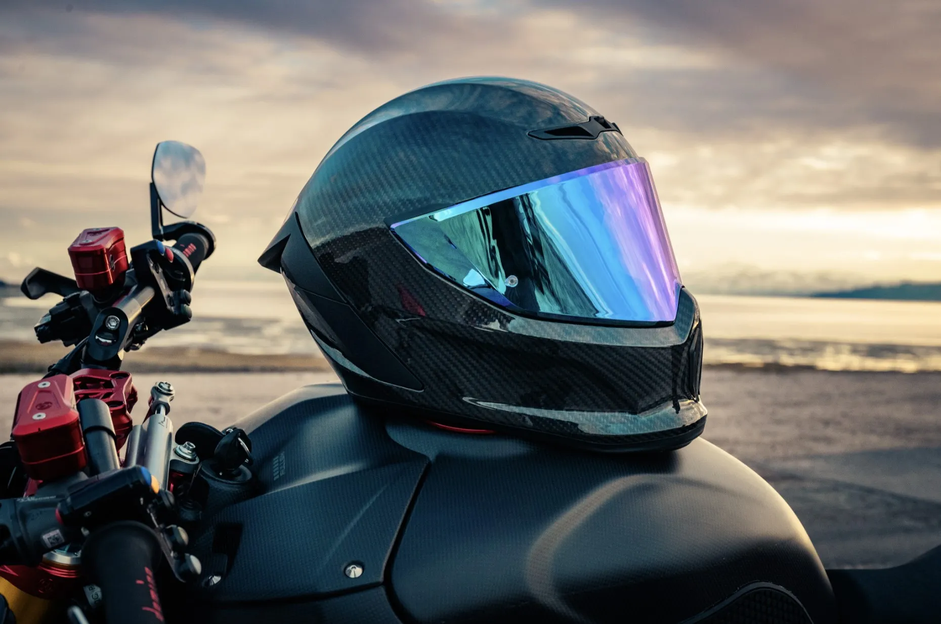 Ruroc EOX moto high-performance helmet > Dassault Systemes