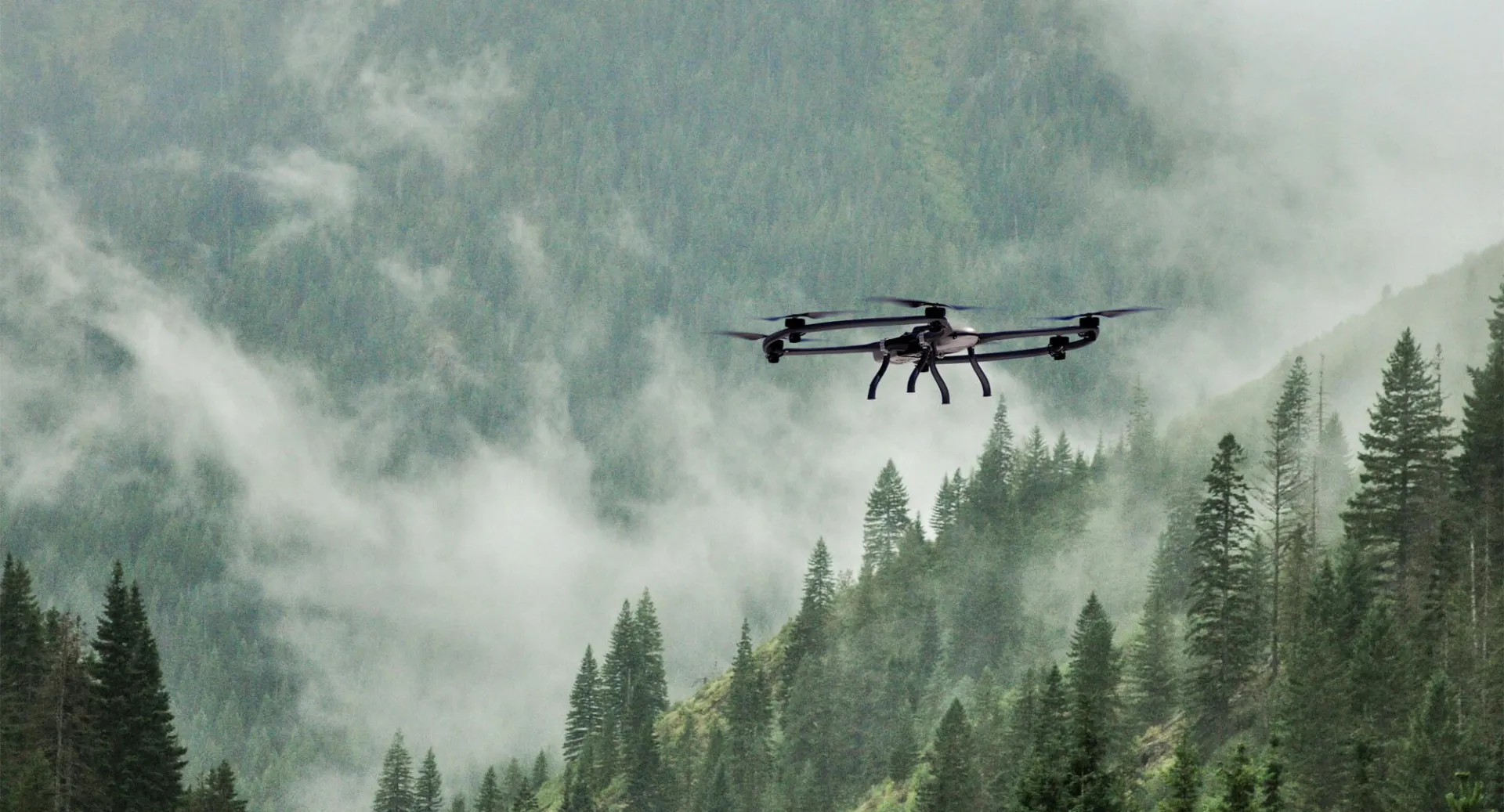 drone flying over trees > Raphe mPhibr > Dassault Systemes