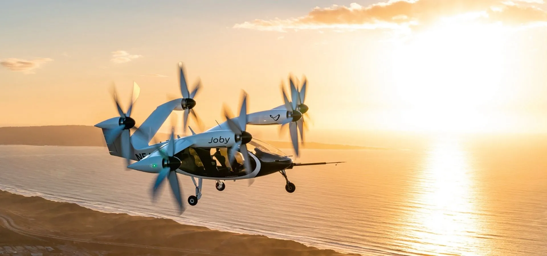 Joby Aviation's all-electric air taxi taking off, showcasing innovation in urban mobility with the 3DEXPERIENCE platform.