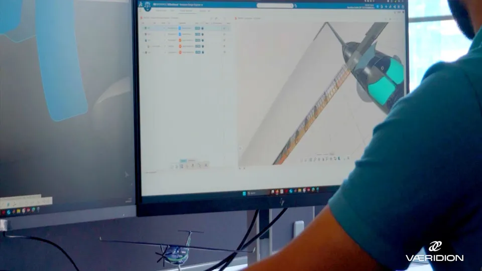 Vaeridion platform image working on plane > Dassault Systèmes