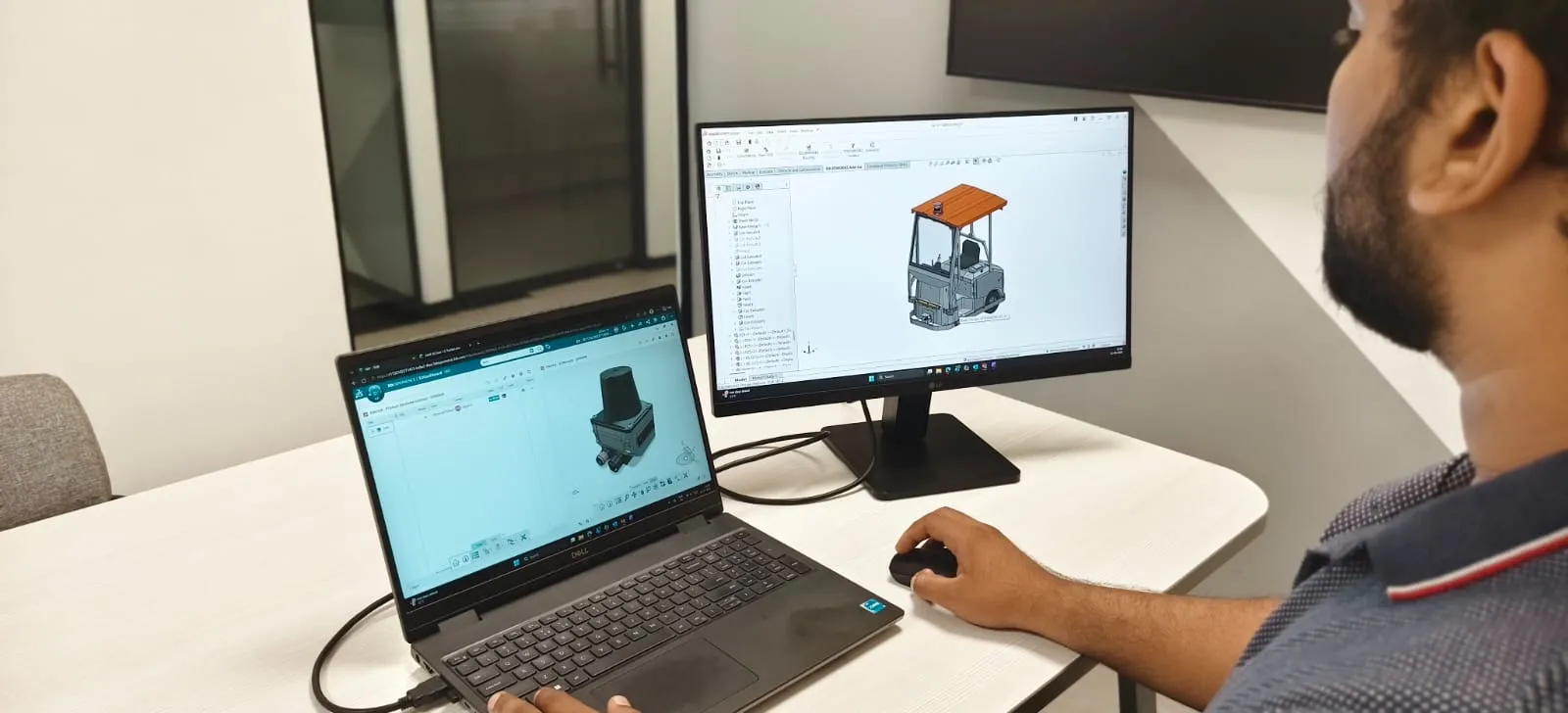 Virya engineer uses the 3DEXPERIENCE platform.