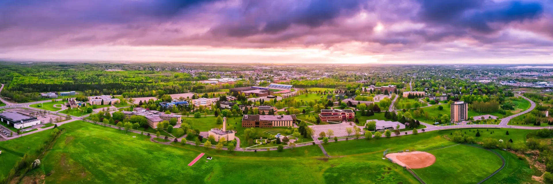 Uni Moncton hero banner  > Dassault Systèmes