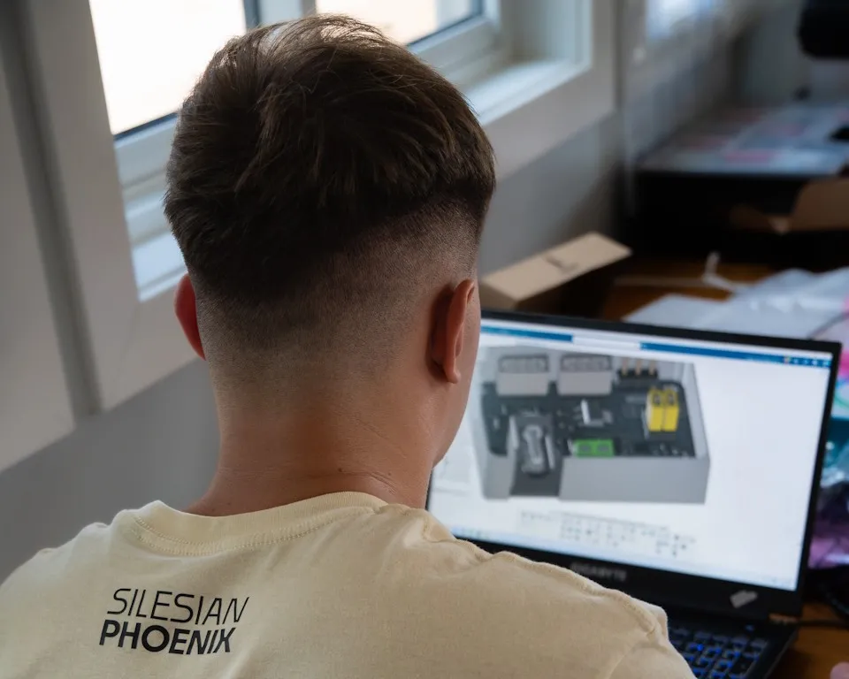 Silesian Phoenix student designing a Mars rover component on the 3DEXPERIENCE platform.