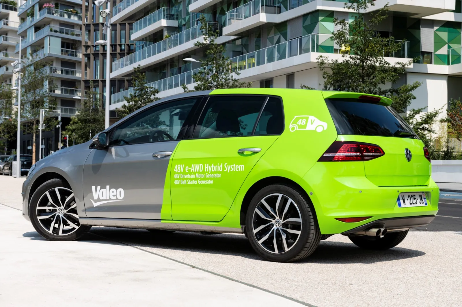Valeo Powertrain electrified car smart mobility systems > Dassault Systemes