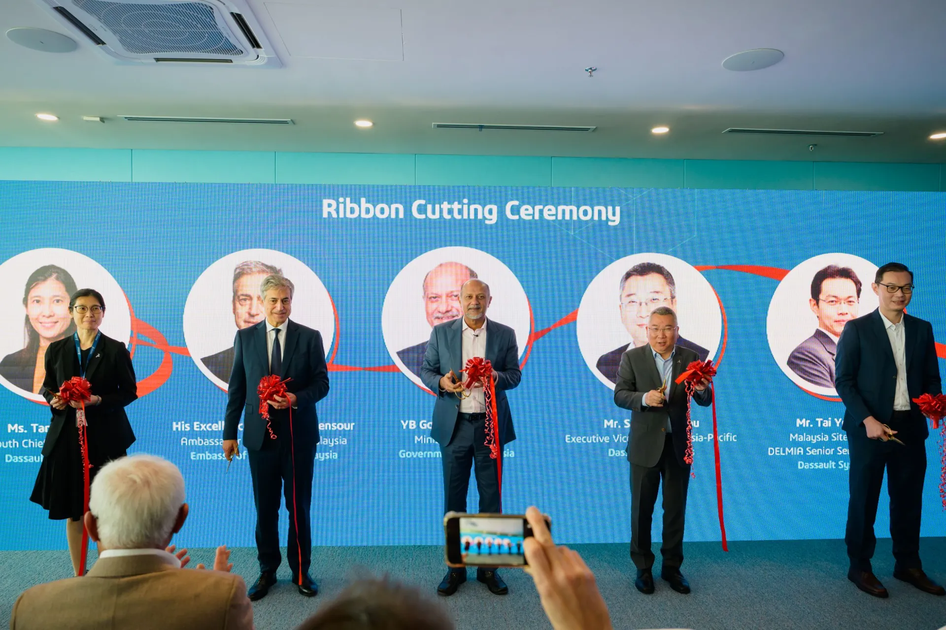 New Office Opening in Malaysia, with Minister of Digitial > Dassault Systèmes