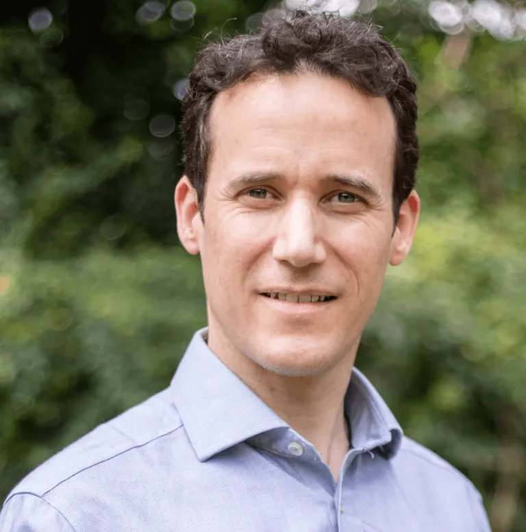 Dr Nathanial Matthews > Dassault Systèmes