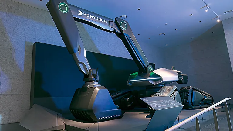 Autonomous construction equipment from HD Hyundai XiteSolution powered by the 3DEXPERIENCE platform.
