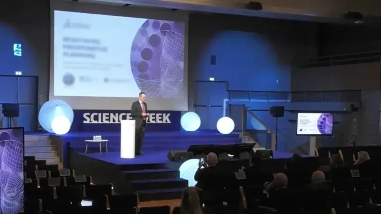 Redefining Preoperative Planning > Dassault Systèmes®