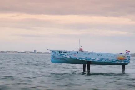 Hydro Motion Team: Hydrofoiling hydrogen boat races to greener future