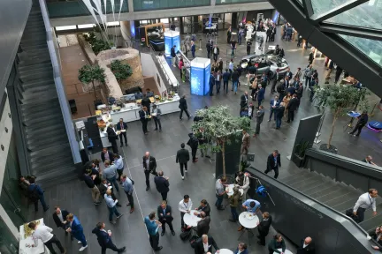Industrial AI und virtuelle Zwillinge in der Praxis erleben – auf der 3DEXPERIENCE Conference von Dassault Systèmes