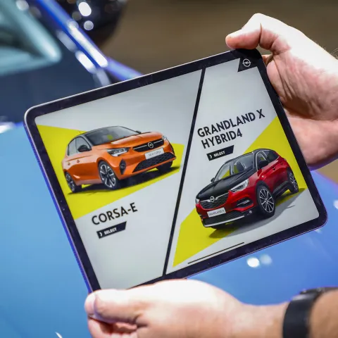 Opel Xray, live demonstration