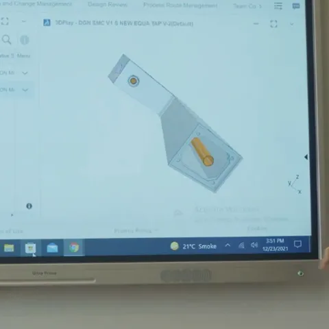 Fratelli Rossetto employee giving presentation - 3DEXPERIENCE Works and SOLIDWORKS