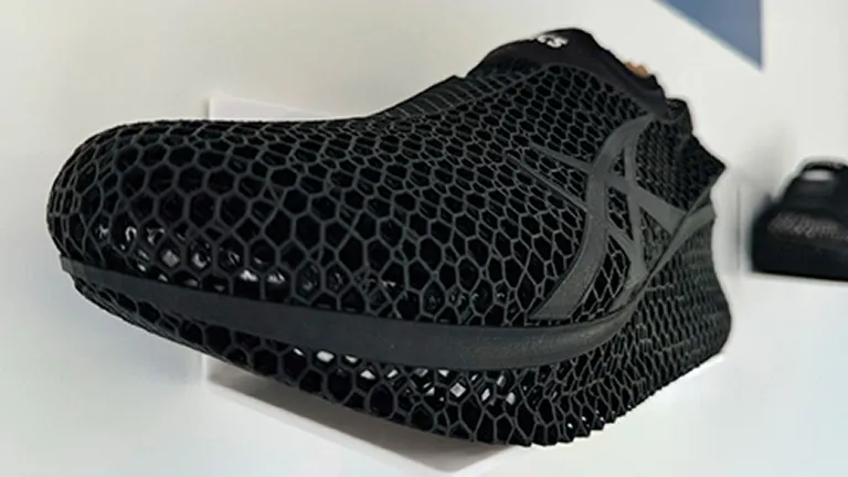 ASICS > Dassault Systèmes